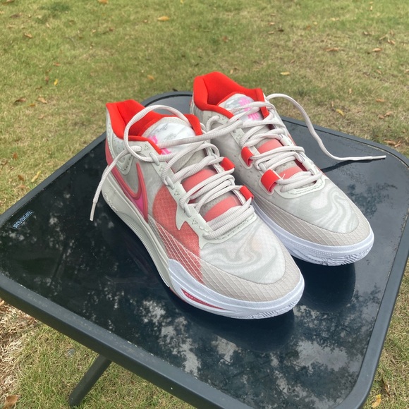 NWOB Authentic Nike Kyrie 8 light bone picante red - Picture 4 of 5